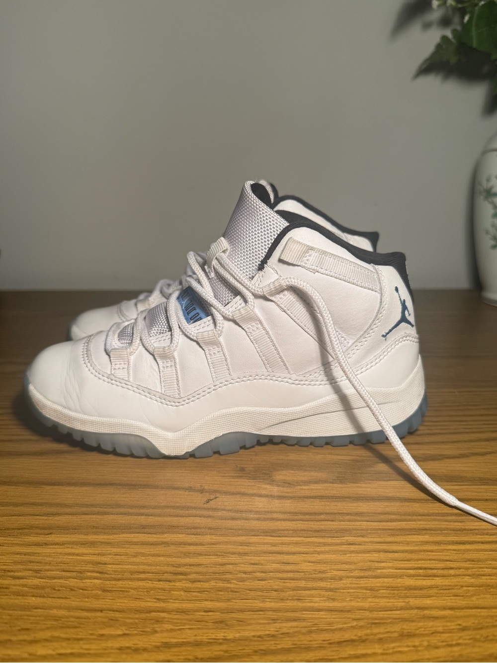 Jordan 11 Retro 13.5c Kids Shoes Icy Blue White